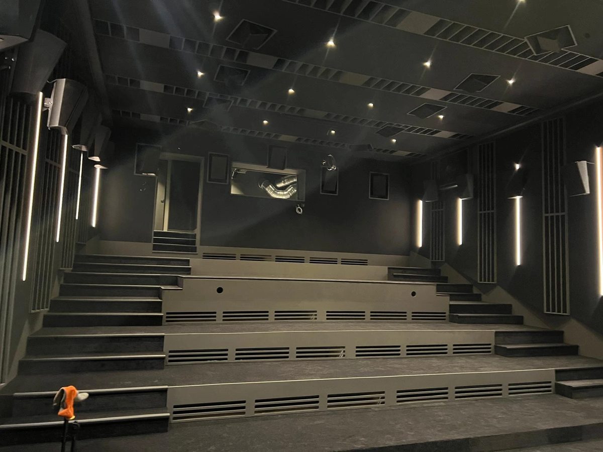 Rénovation complète · Acoustique · Faux plafond · Traitement mural